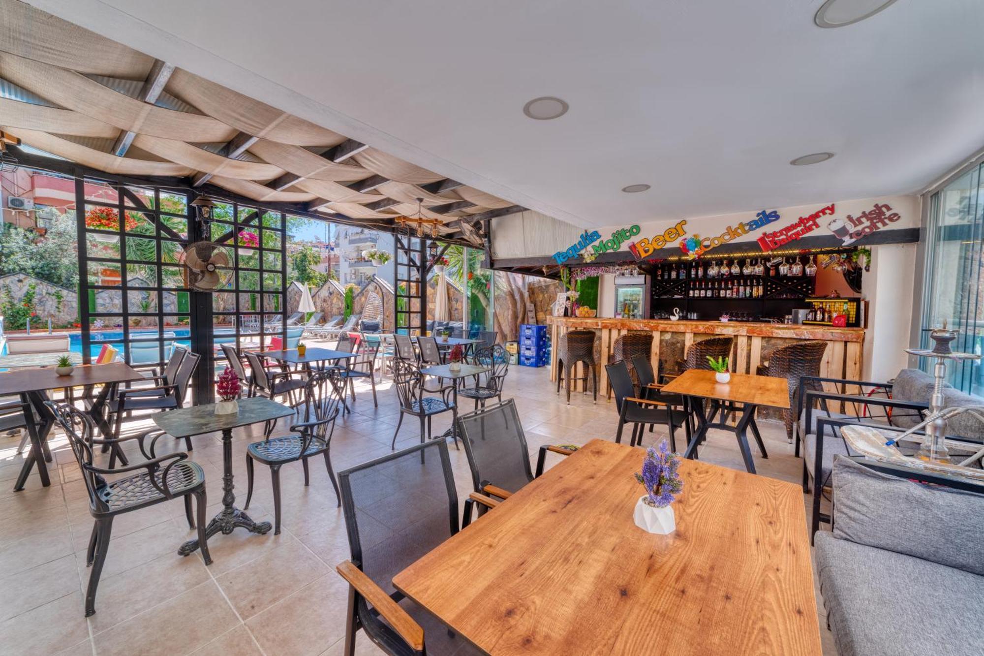 Kleopatra Icaria Apart Otel