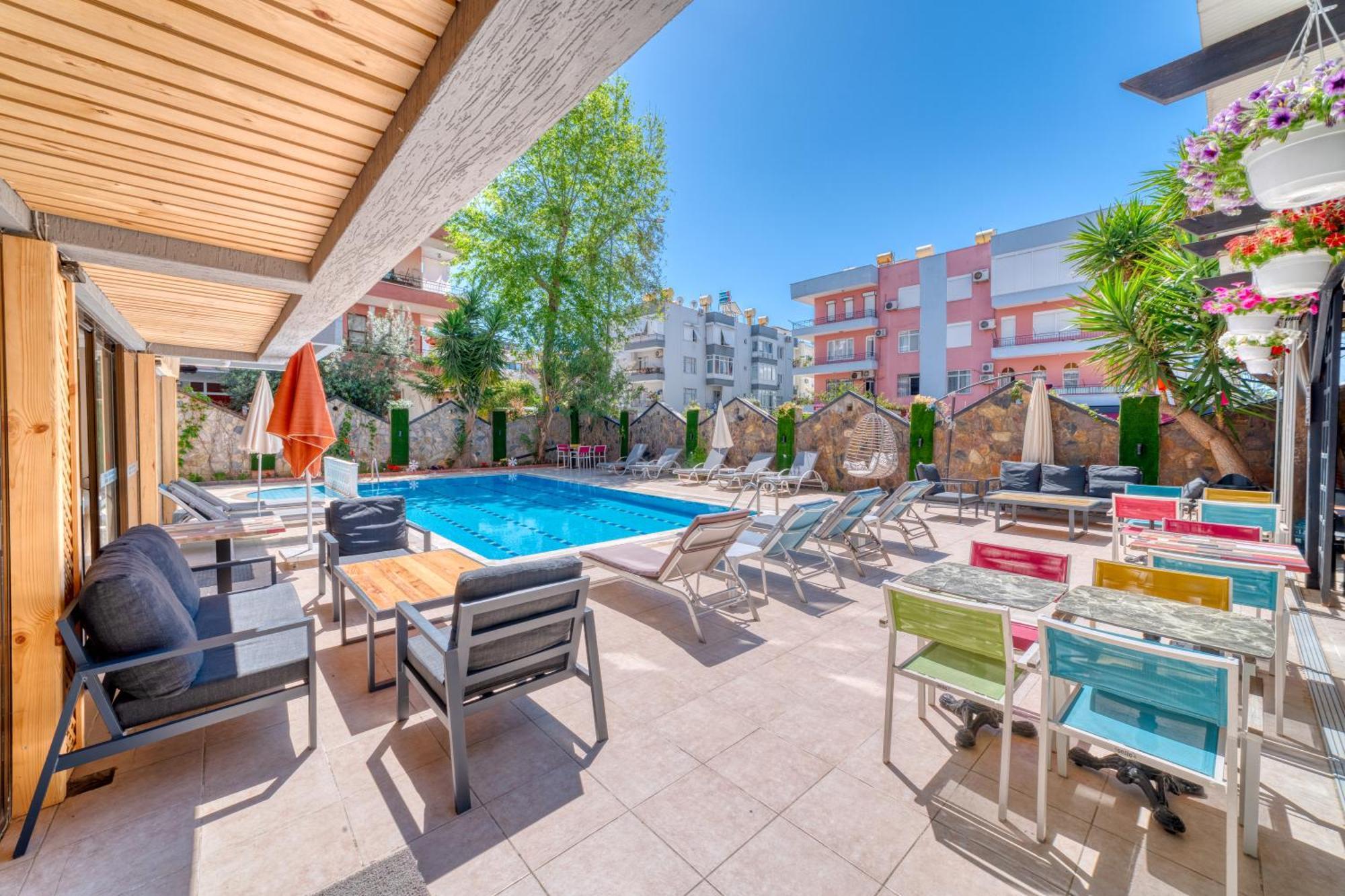 Kleopatra Icaria Apart Otel 2*